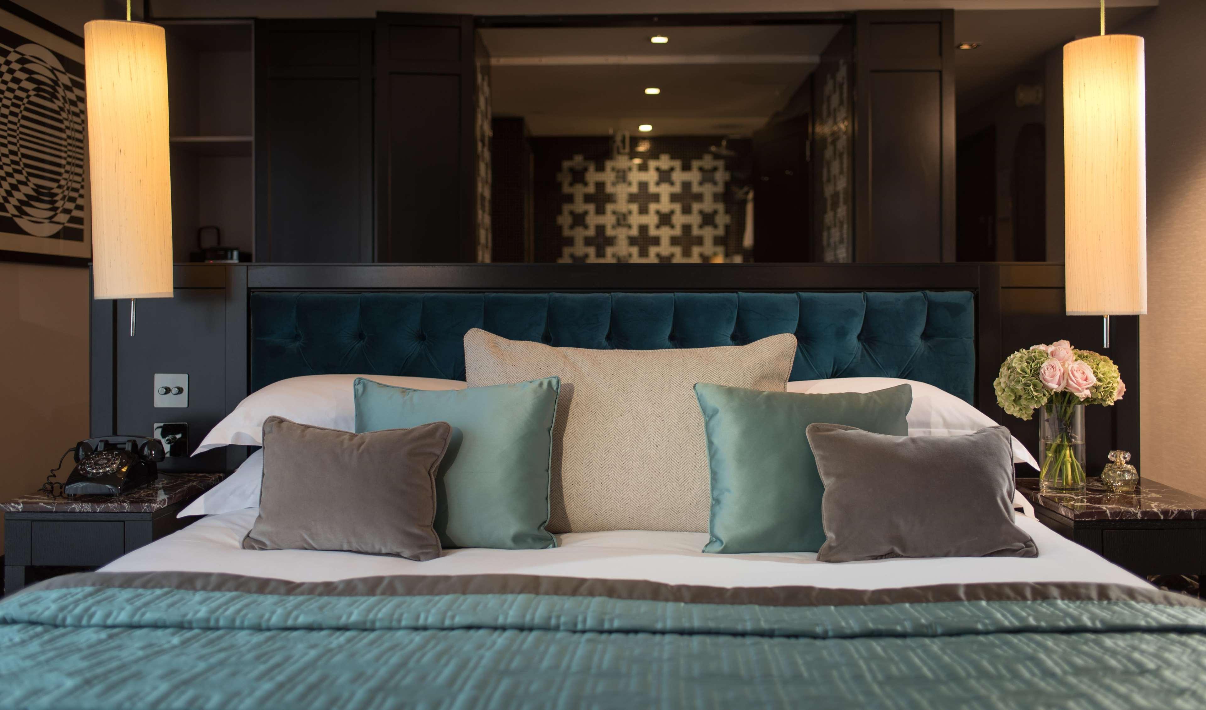 ザ フィッツウィリアム ホテル ベルファスト エクステリア 写真 A bedroom at the hotel