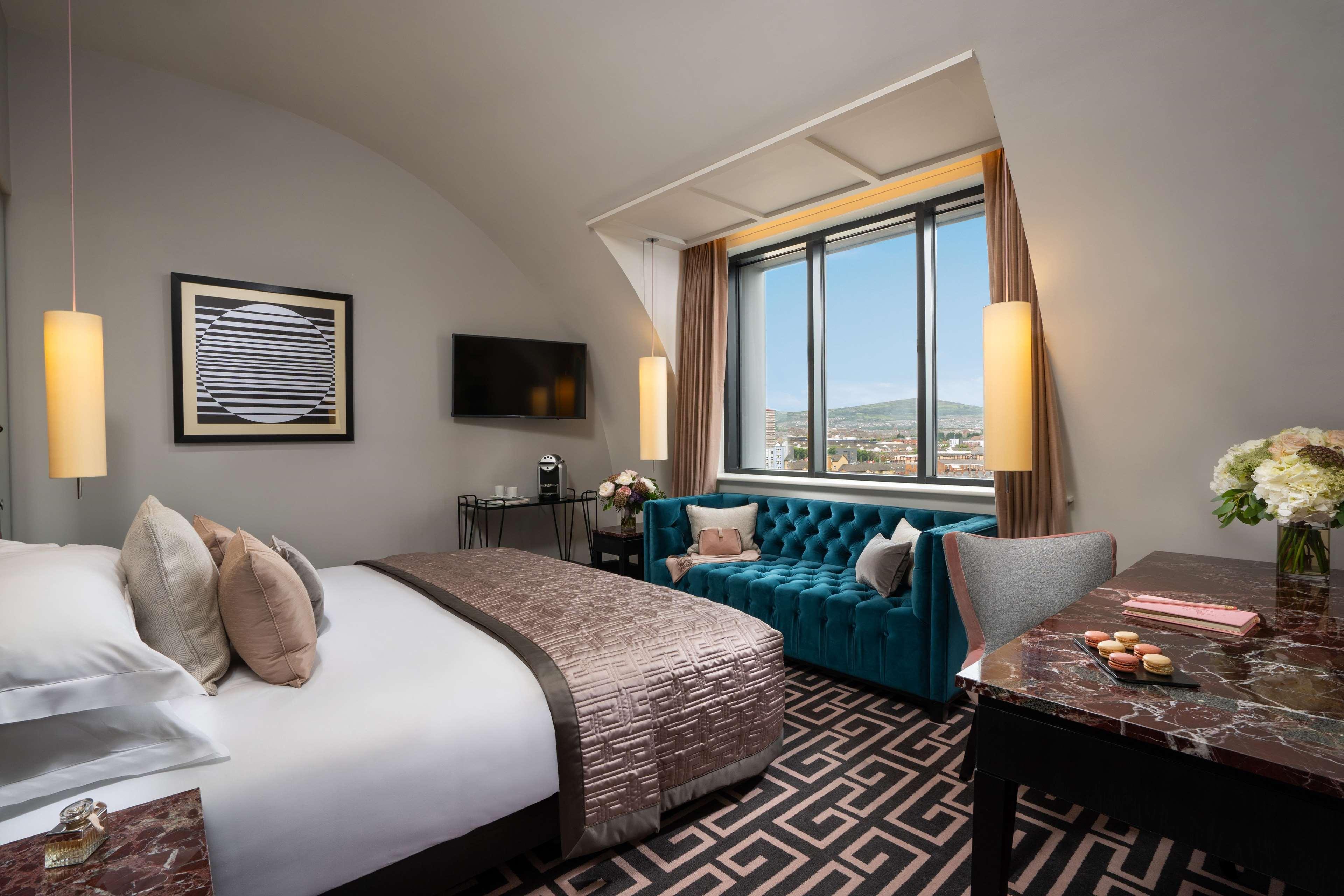 ザ フィッツウィリアム ホテル ベルファスト エクステリア 写真 A suite at the hotel