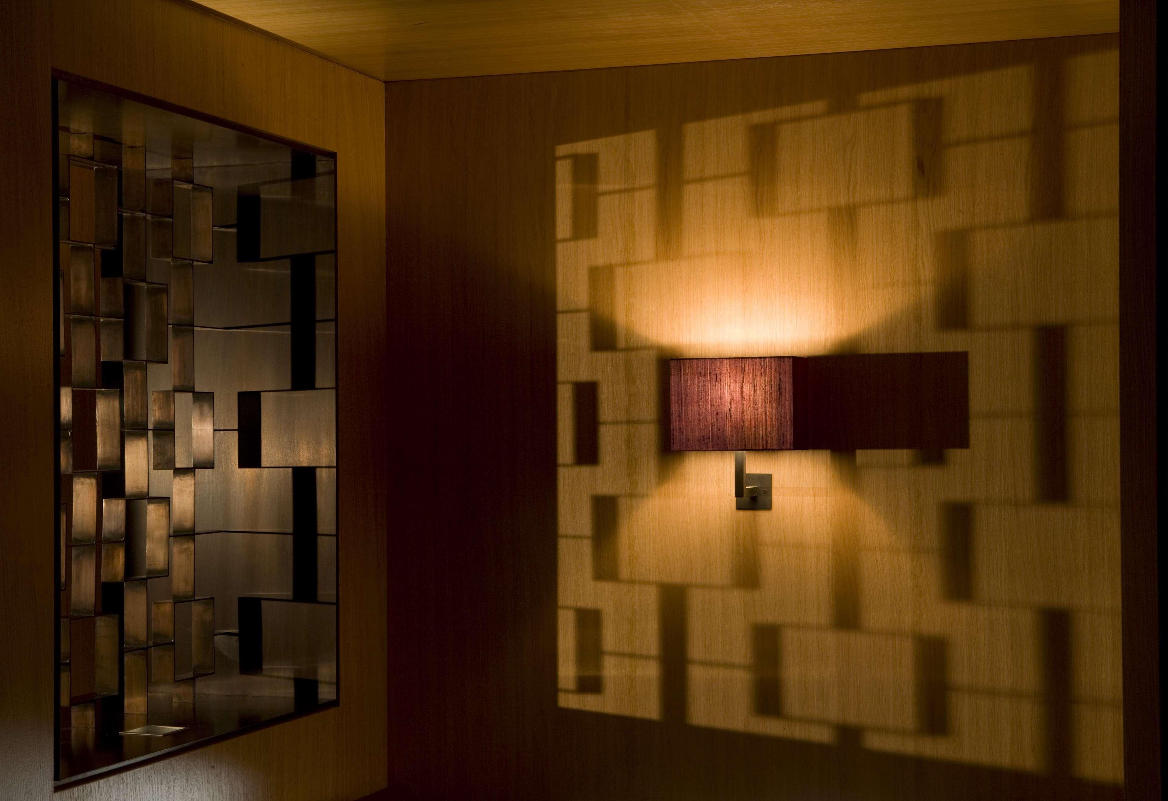 ザ フィッツウィリアム ホテル ベルファスト エクステリア 写真 A wall light