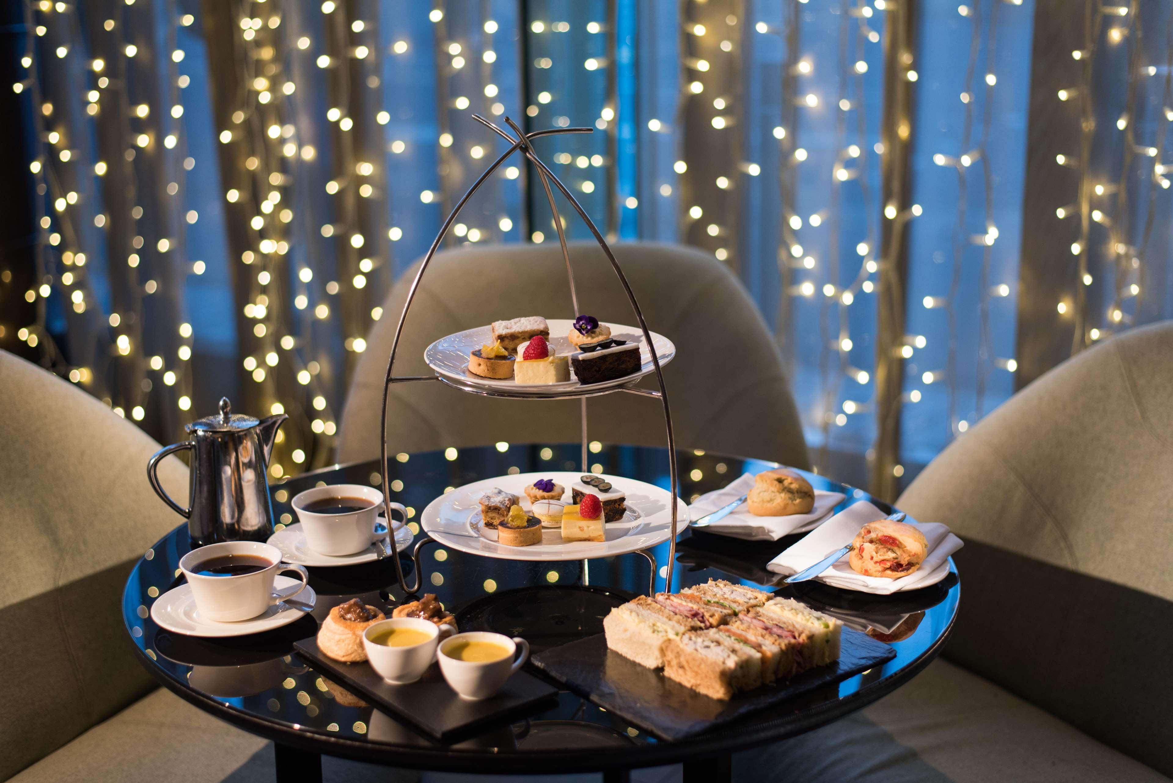 ザ フィッツウィリアム ホテル ベルファスト エクステリア 写真 Afternoon tea at the Mandarin Oriental, London